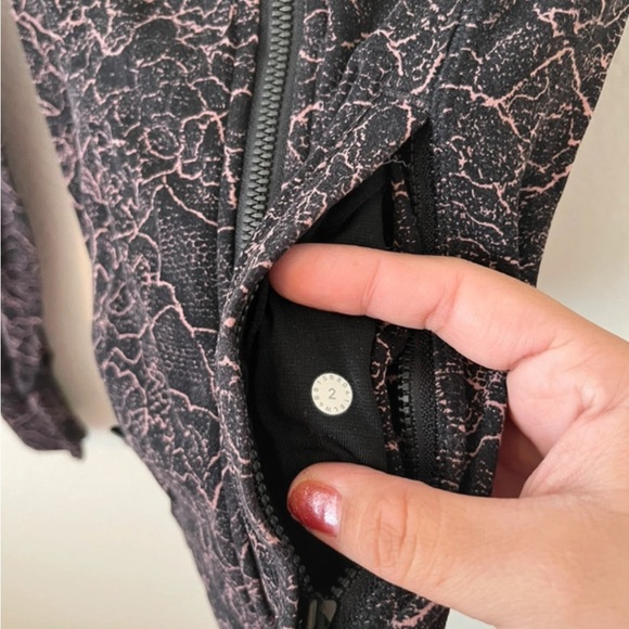 lululemon athletica Black and Pink Patterned jacket - Picture 5 of 5